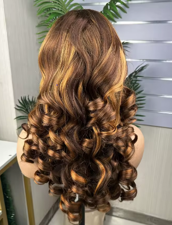Amara 18' Bouncy Remy Wig  - Brown Highlight